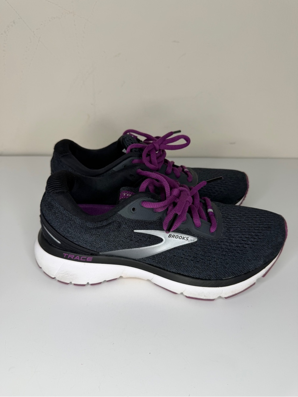 Brooks Trace Shoes Womens Size 6B Black Purple Running Sneakers 1203511B021